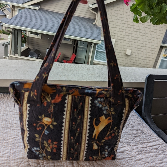 Frisky Kitties Handmade Quilted Handbag, Double Straps, Zip Closure - Picture 5 of 9